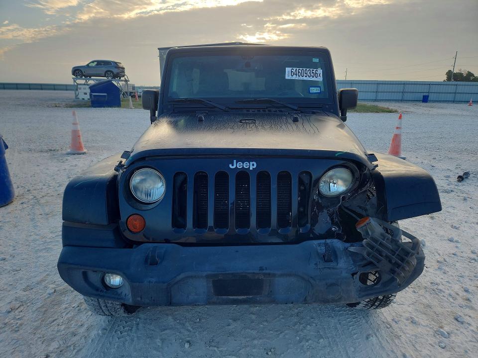 64609356 :رقم المزاد ، 1C4BJWEG8DL512026 vin ، 2013 Jeep Wrangler Unlimited مزاد بيع