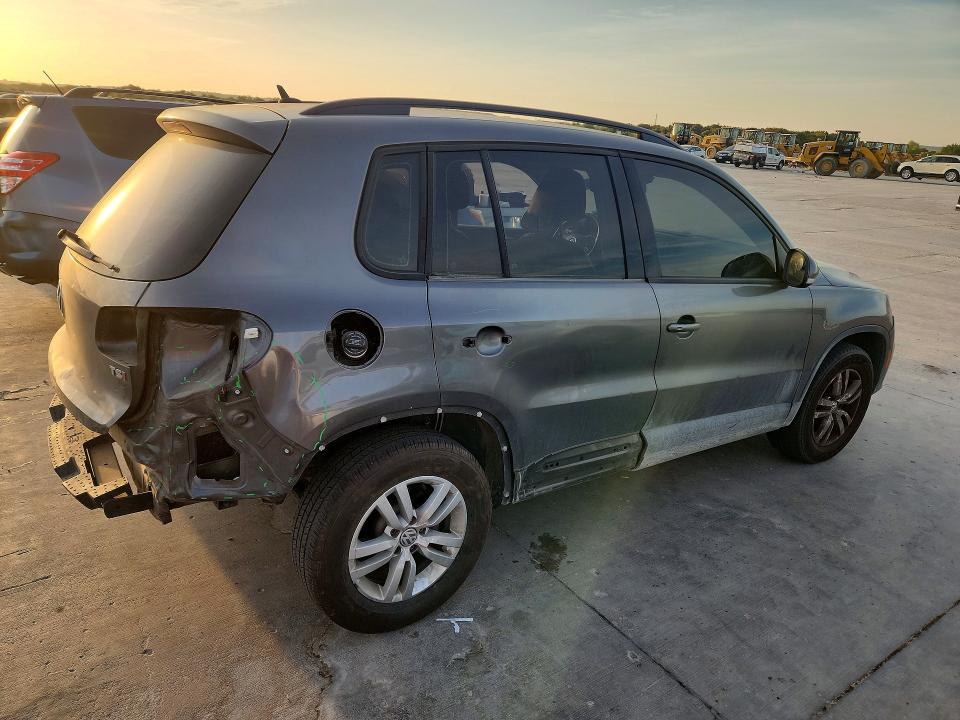 2016 Volkswagen Tiguan მანქანა იყიდება აუქციონზე, vin: WVGAV7AXXGW587594, აუქციონის ნომერი: 64668506