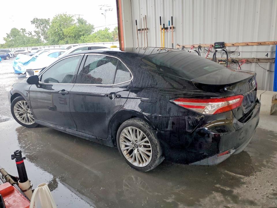 2018 Toyota Camry მანქანა იყიდება აუქციონზე, vin: 4T1B11HK5JU112607, აუქციონის ნომერი: 63990376
