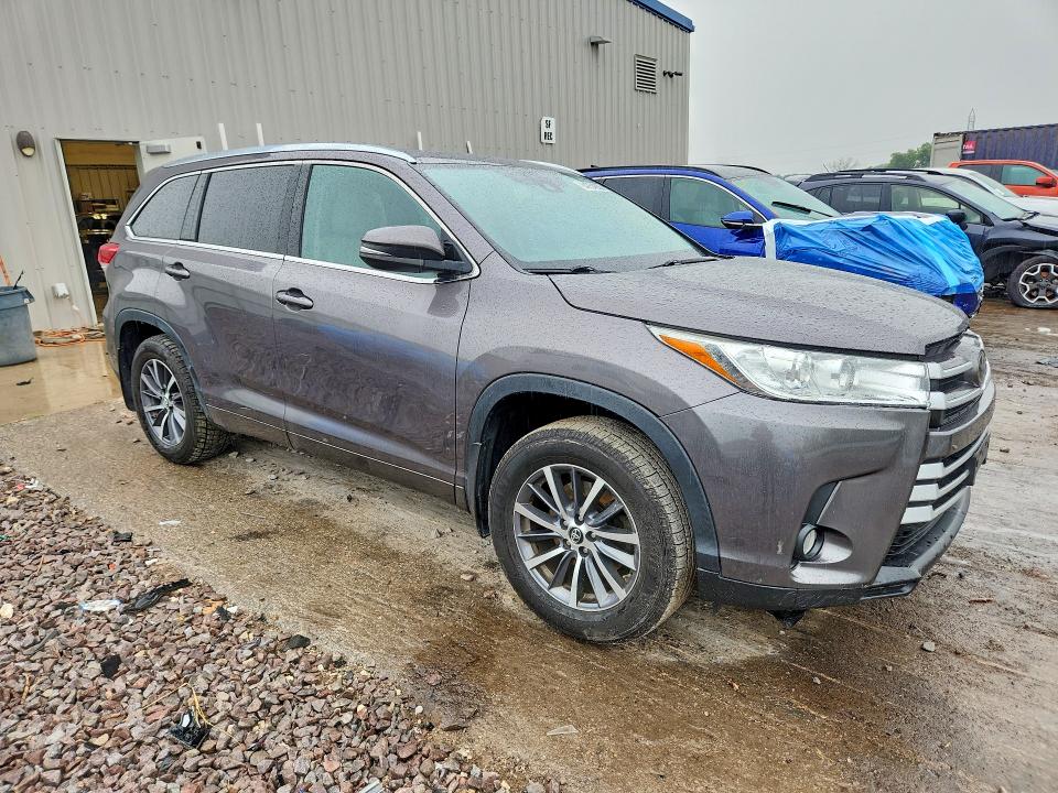 Продажа на аукционе авто 2017 Toyota Highlander, vin: 5TDJZRFH2HS510497, номер лота: 64754236