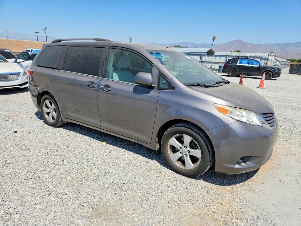Aukcja sprzedaży 2017 Toyota Sienna, vin: 5TDKZ3DC1HS794715, numer aukcji: 63538936