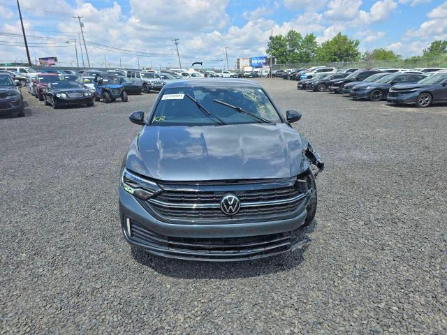 Продаж на аукціоні авто 2024 Volkswagen Jetta, vin: 3VWBM7BUXRM034024, номер лоту: 64270126