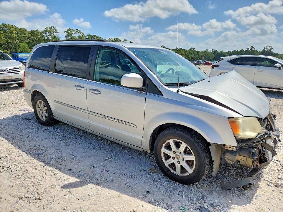 2011 Chrysler Town & Country მანქანა იყიდება აუქციონზე, vin: 2A4RR5DG5BR645425, აუქციონის ნომერი: 64785946