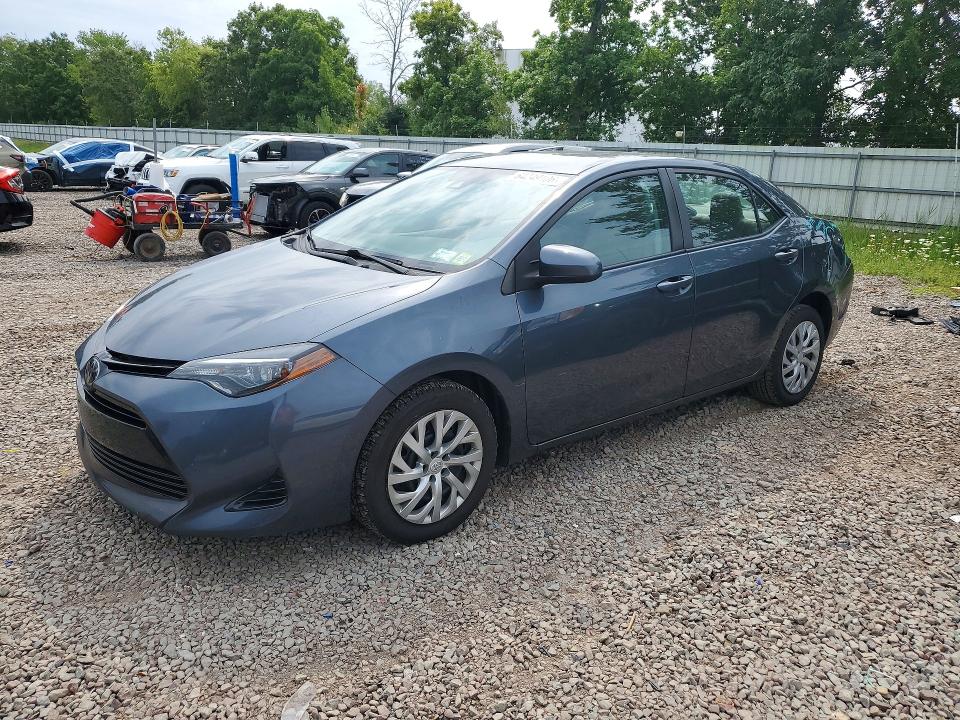 64249106 :رقم المزاد ، 2T1BURHE4JC087636 vin ، 2018 Toyota Corolla مزاد بيع