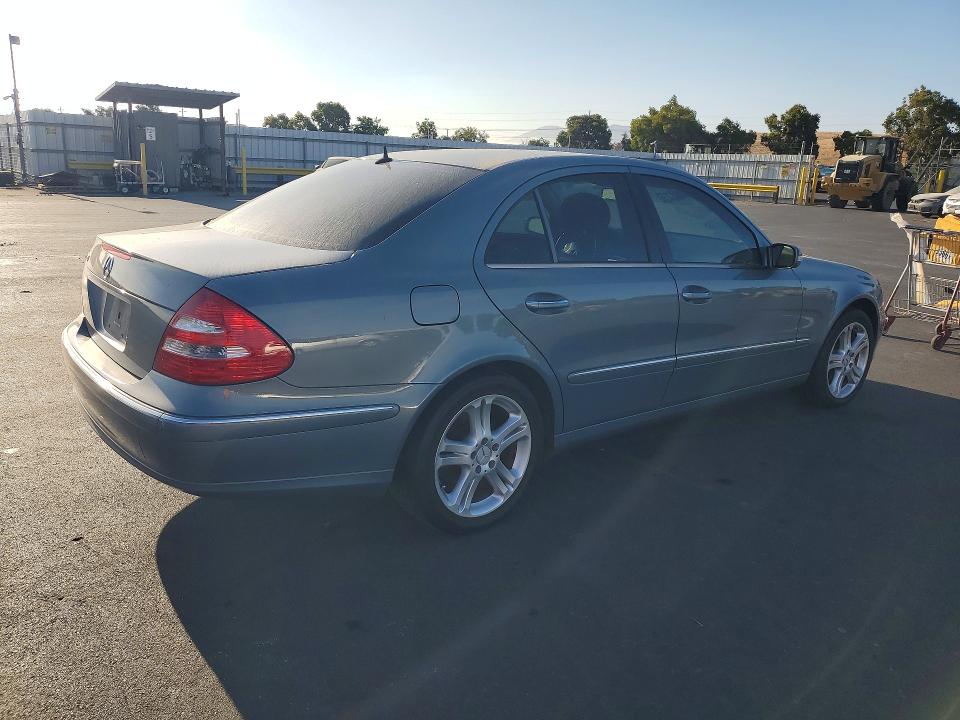 63803276 :رقم المزاد ، WDBUF56J06A863928 vin ، 2006 Mercedes-benz E مزاد بيع