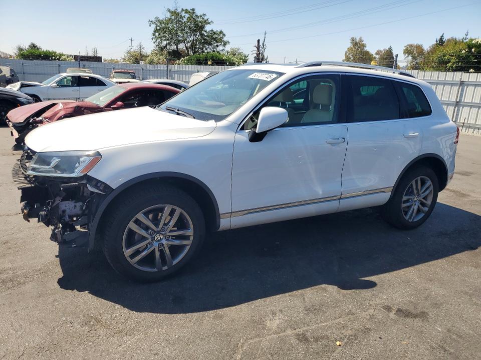 Продажа на аукционе авто 2015 Volkswagen Touareg, vin: WVGEF9BP8FD006290, номер лота: 63707746