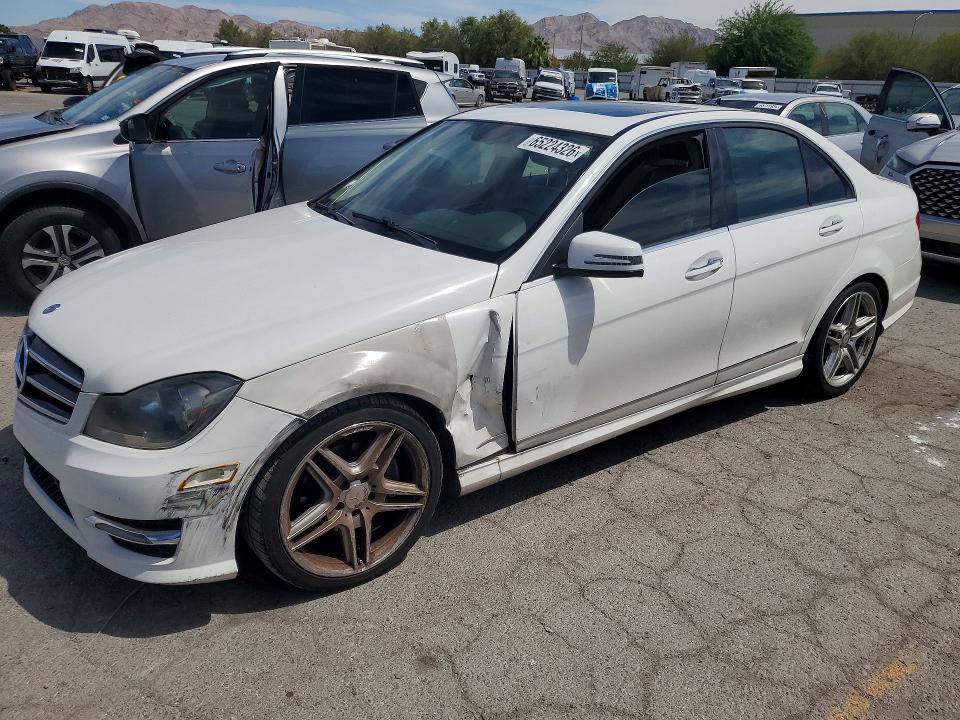 2014 Mercedes-benz C მანქანა იყიდება აუქციონზე, vin: WDDGF4HB6EA960358, აუქციონის ნომერი: 65224326