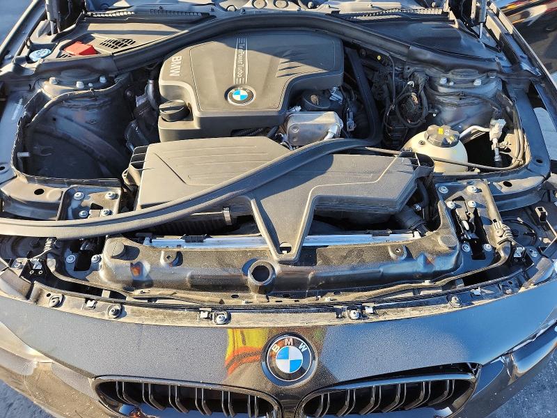 64302016 :رقم المزاد ، WBA8A9C54HK620181 vin ، 2017 Bmw 320 مزاد بيع