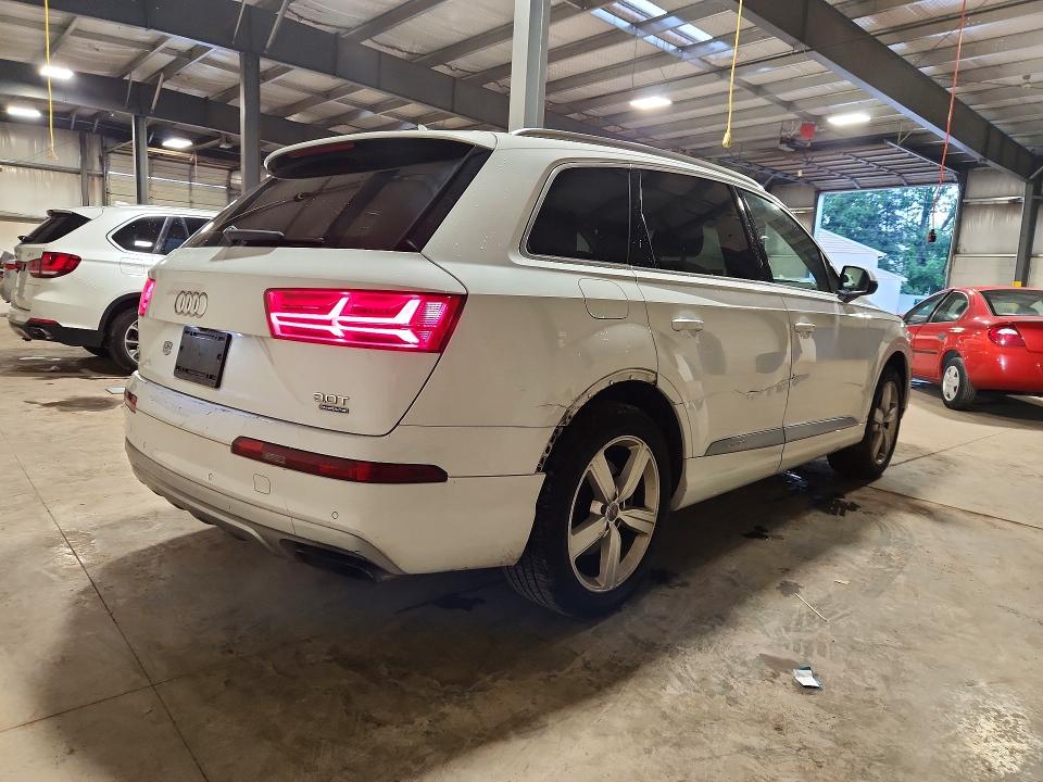 Продажа на аукционе авто 2018 Audi Q7, vin: WA1LAAF72JD010621, номер лота: 66240106