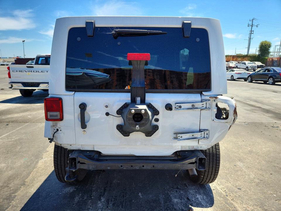 2015 Jeep Wrangler Unlimited მანქანა იყიდება აუქციონზე, vin: 1C4BJWEG1FL645598, აუქციონის ნომერი: 65237396