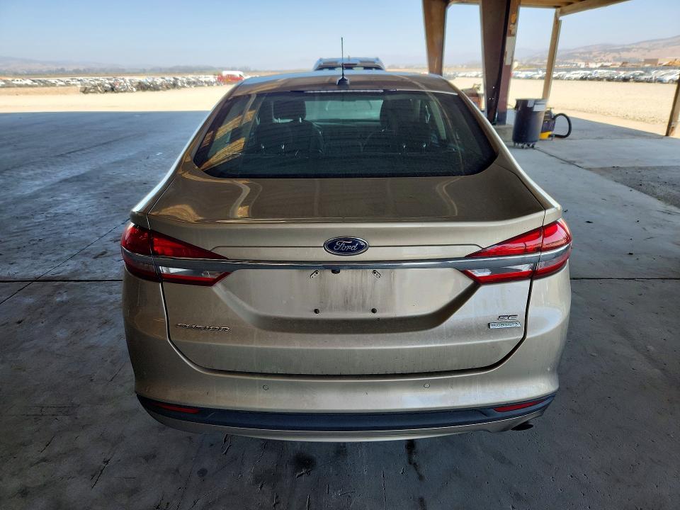 63686106 :رقم المزاد ، 3FA6P0HD0HR275737 vin ، 2017 Ford Fusion مزاد بيع