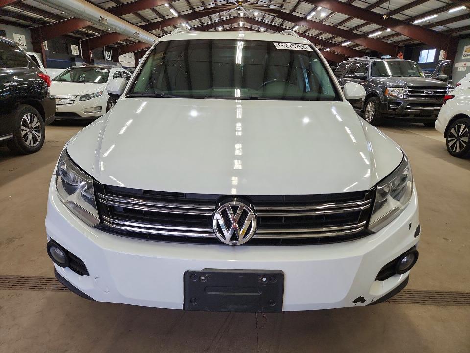 66275266 :رقم المزاد ، WVGBV7AX6FW602840 vin ، 2015 Volkswagen Tiguan S مزاد بيع