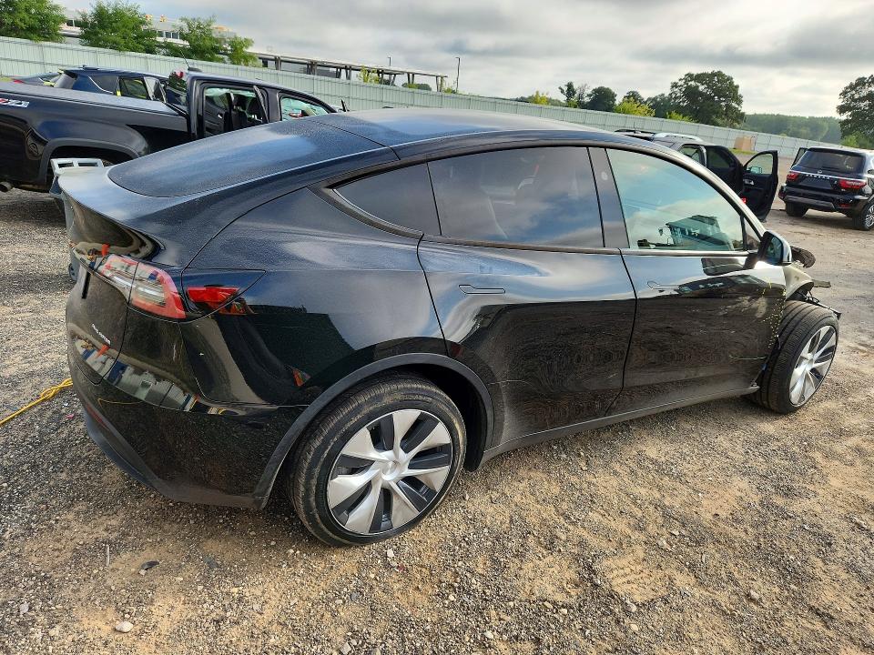 63621196 :رقم المزاد ، 7SAYGDEE1PF884264 vin ، 2023 Tesla Model Y مزاد بيع