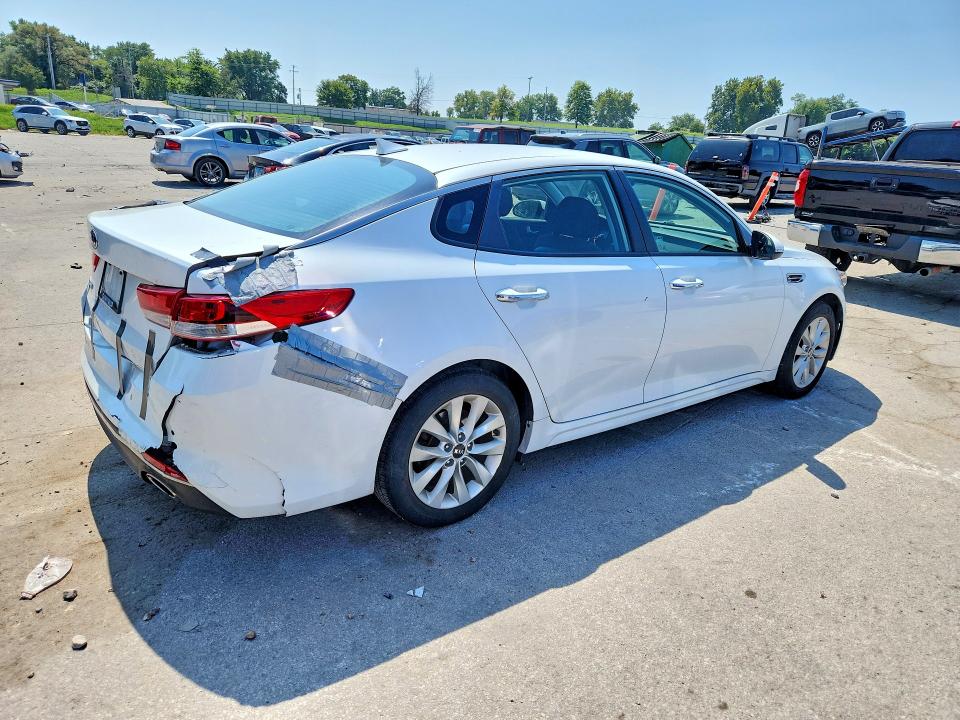 2018 Kia Optima მანქანა იყიდება აუქციონზე, vin: 5XXGT4L3XJG267732, აუქციონის ნომერი: 66100216
