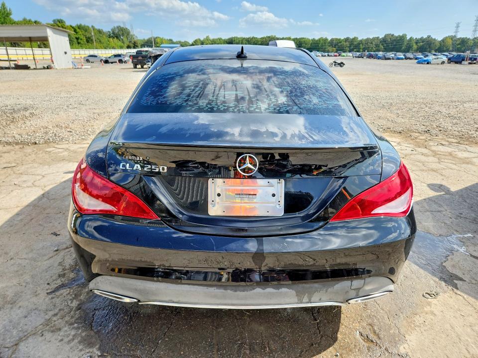 64821586 :رقم المزاد ، WDDSJ4EB9JN589065 vin ، 2018 Mercedes-benz Cla مزاد بيع