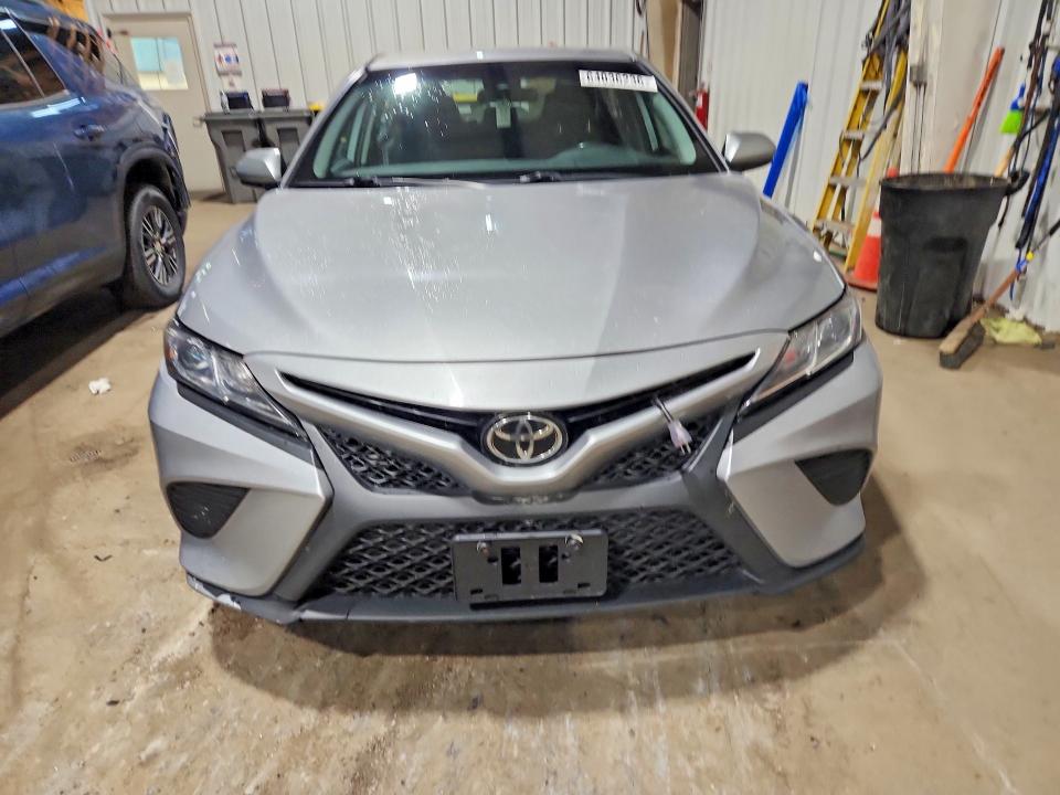 2019 Toyota Camry მანქანა იყიდება აუქციონზე, vin: 4T1B11HK2KU216604, აუქციონის ნომერი: 64036236