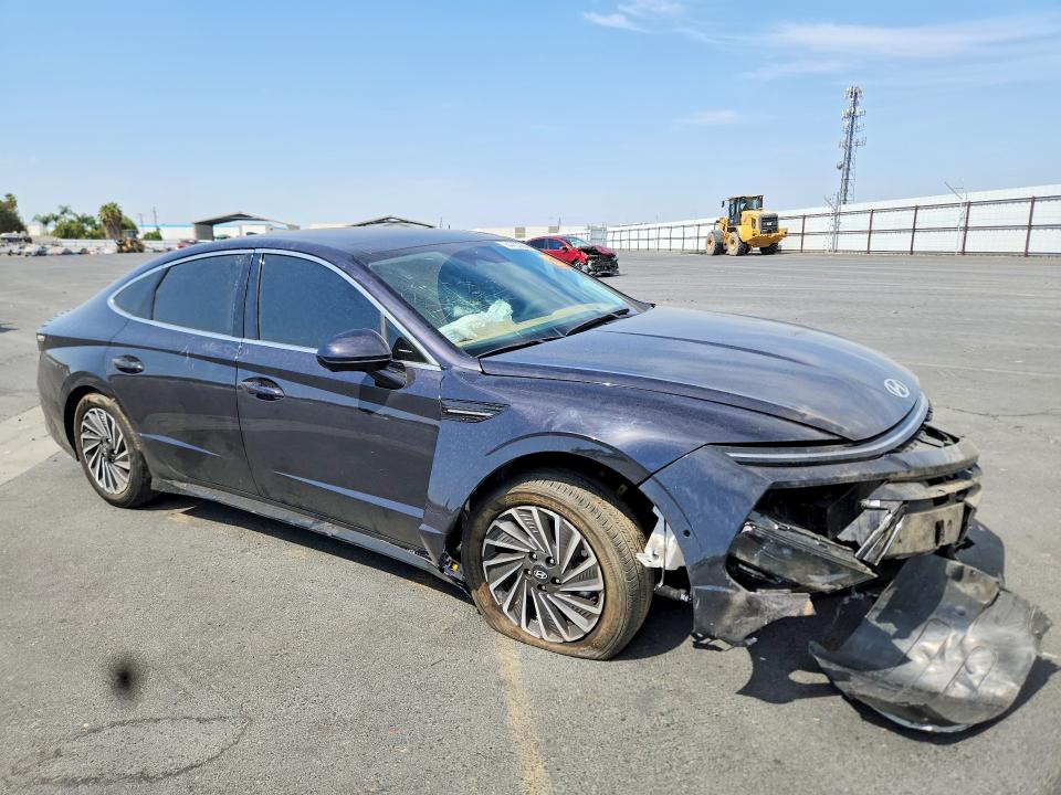 Продажа на аукционе авто 2026 Hyundai Sonata Hybrid, vin: KMHL54JJXTA138975, номер лота: 64703856
