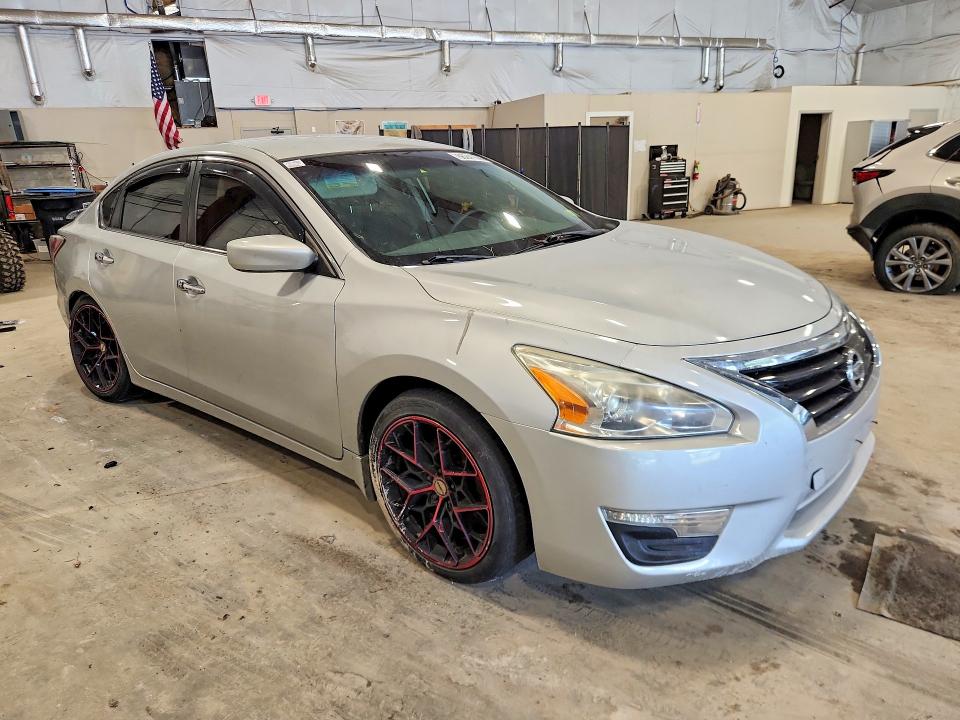 2015 Nissan Altima მანქანა იყიდება აუქციონზე, vin: 1N4AL3AP6FN380505, აუქციონის ნომერი: 66241696