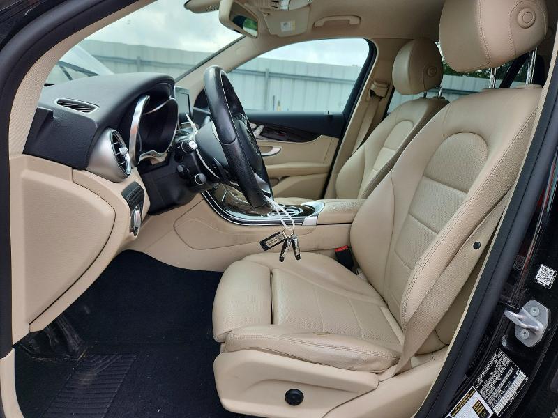 63166636 :رقم المزاد ، WDC0G4JB7HV011024 vin ، 2017 Mercedes-benz Glc مزاد بيع