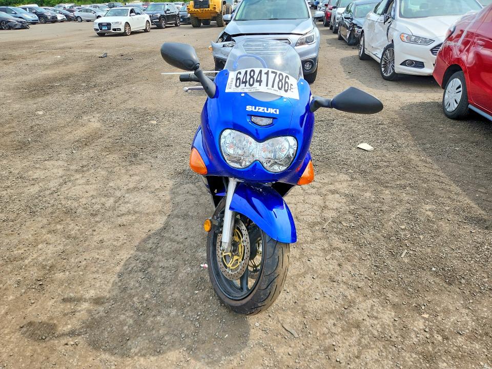 64841786 :رقم المزاد ، JS1GN79A822100367 vin ، 2002 Suzuki Gsx600 مزاد بيع