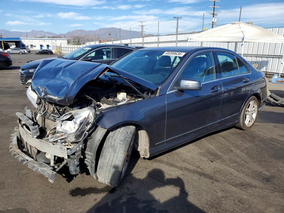 2013 Mercedes-benz C მანქანა იყიდება აუქციონზე, vin: WDDGF4HB0DR254793, აუქციონის ნომერი: 65399636