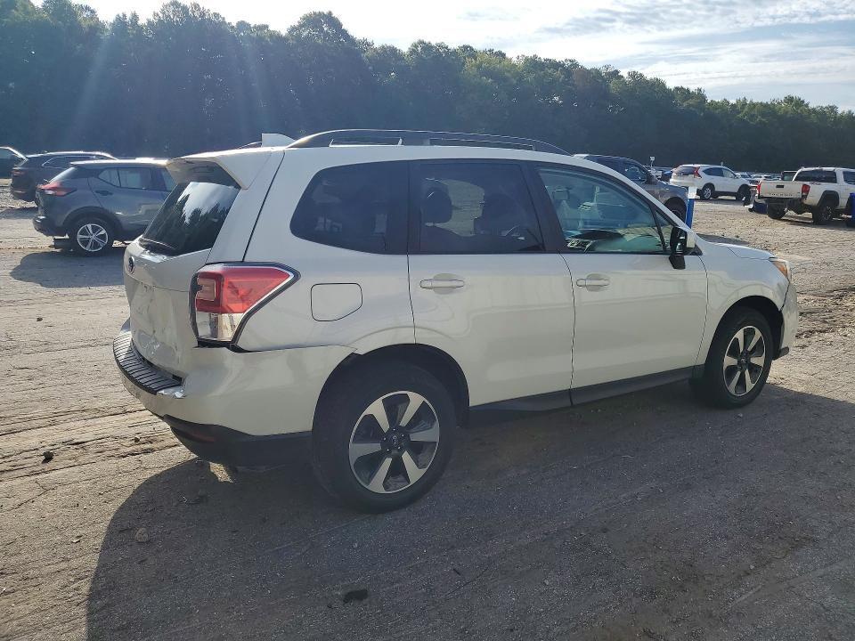 64549996 :رقم المزاد ، JF2SJAGC7HH550435 vin ، 2017 Subaru Forester مزاد بيع