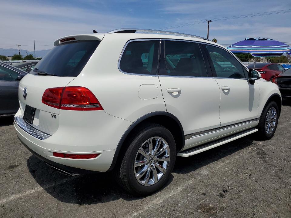 Aukcja sprzedaży 2011 Volkswagen Touareg, vin: WVGFF9BP7BD000964, numer aukcji: 64151366