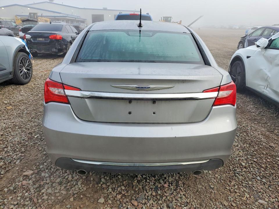 65579016 :رقم المزاد ، 1C3CCBCG2DN612545 vin ، 2013 Chrysler 200 مزاد بيع