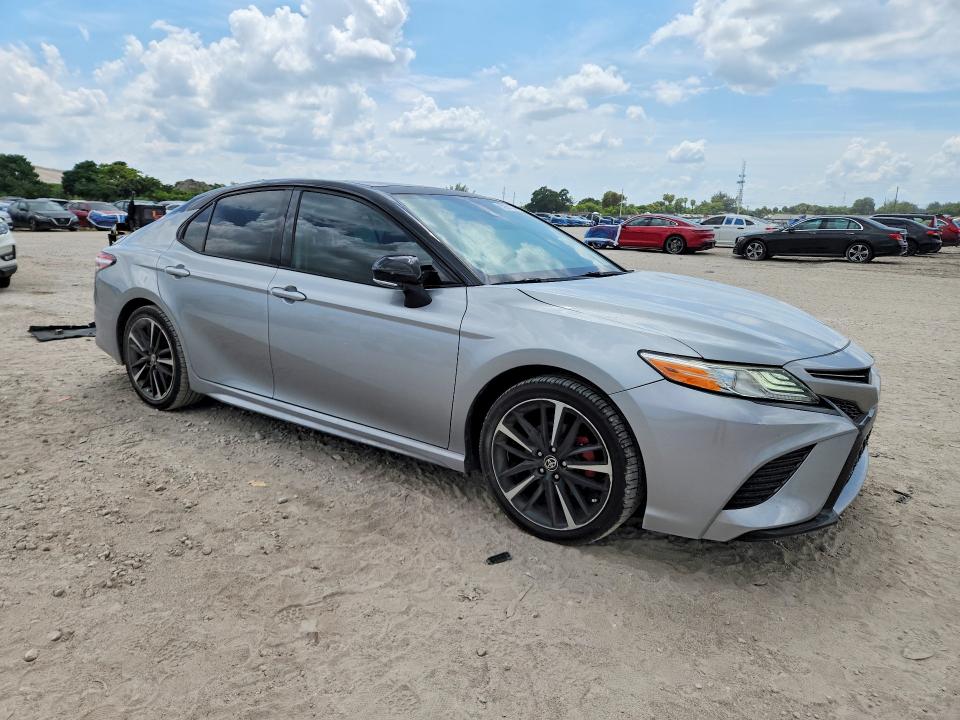 65997326 :رقم المزاد ، 4T1K61AK3LU366024 vin ، 2020 Toyota Camry مزاد بيع