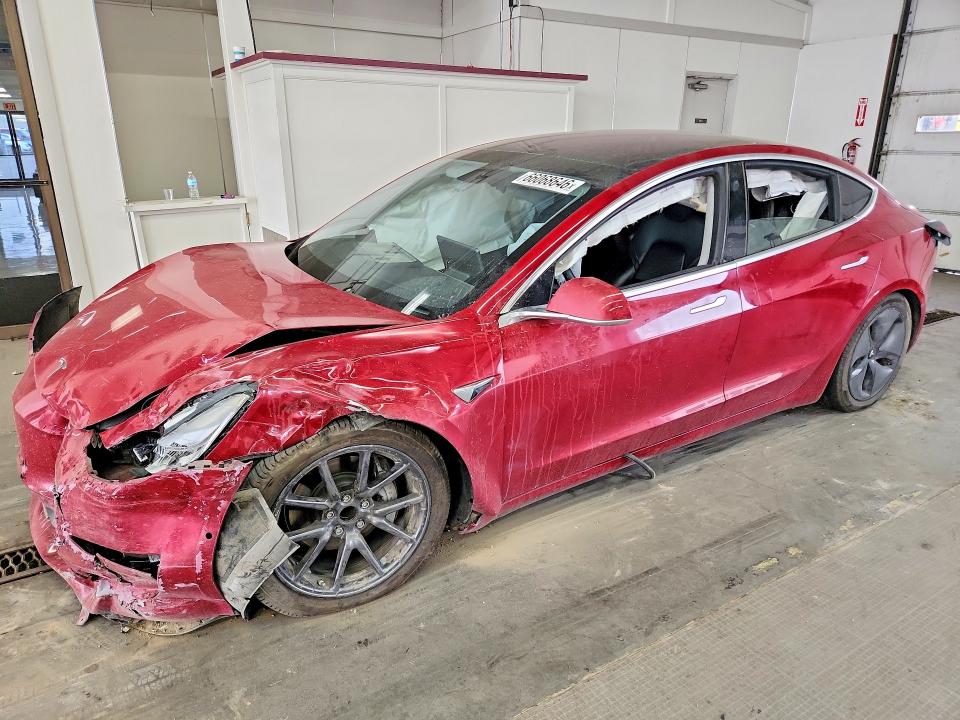 66068646 :رقم المزاد ، 5YJ3E1EA6JF045503 vin ، 2018 Tesla Model 3 مزاد بيع