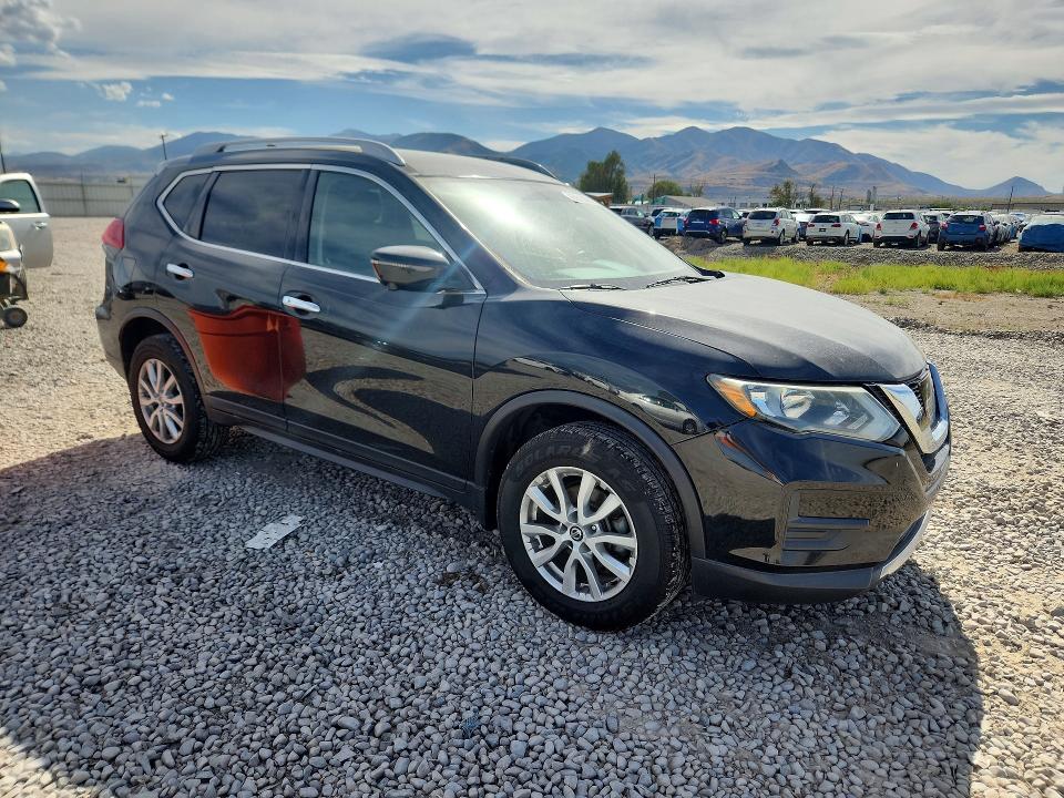 65513666 :رقم المزاد ، 5N1AT2MV4HC884026 vin ، 2017 Nissan Rogue مزاد بيع