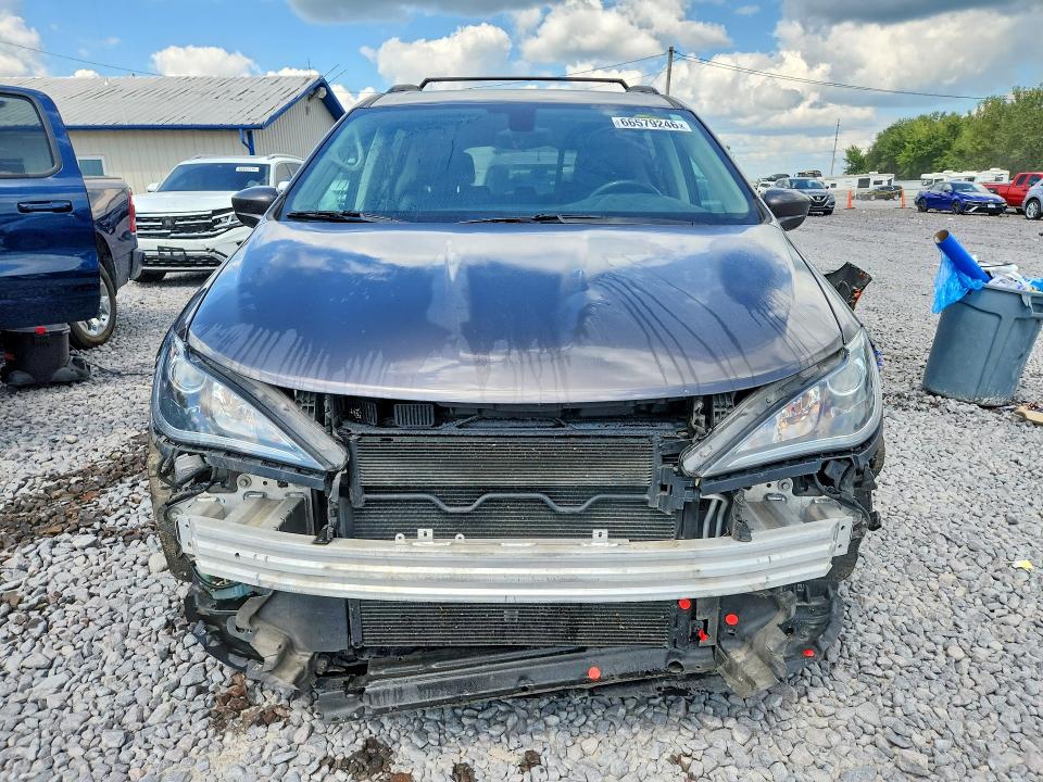 66579246 :رقم المزاد ، 2C4RC1BG9HR511464 vin ، 2017 Chrysler Pacifica مزاد بيع