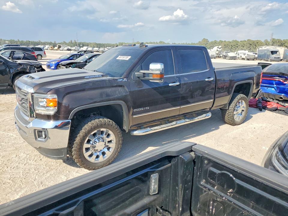 66758706 :رقم المزاد ، 1GT12TEYXJF275727 vin ، 2018 Gmc Sierra مزاد بيع