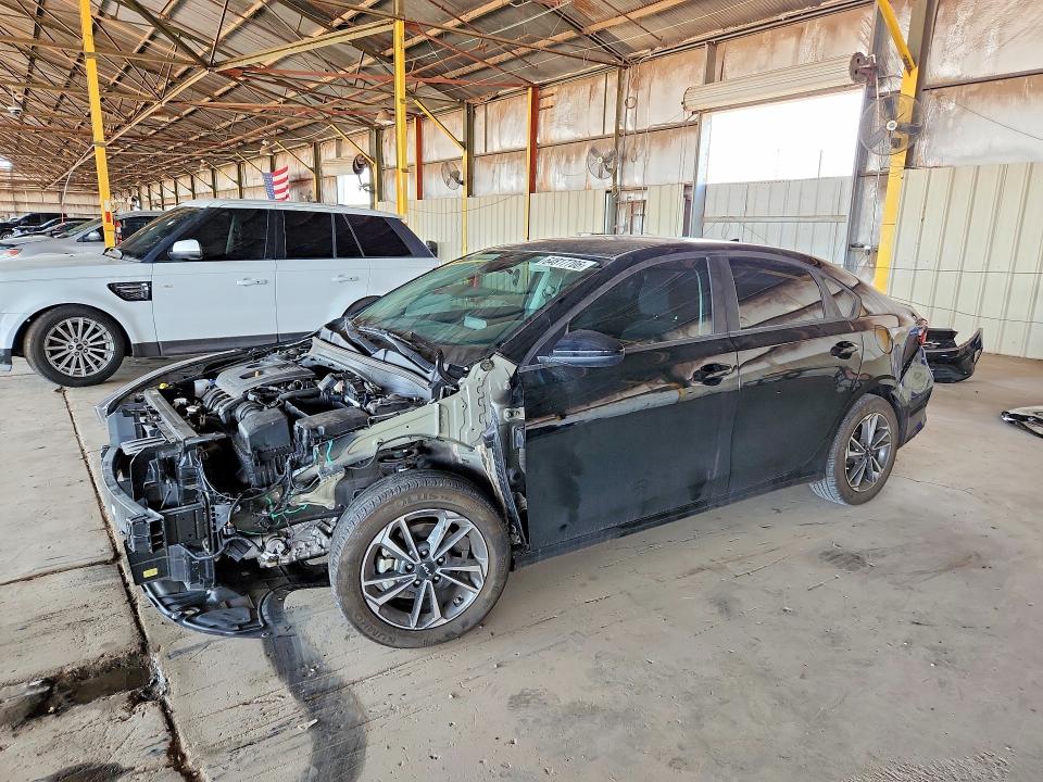 2024 Kia Forte მანქანა იყიდება აუქციონზე, vin: 3KPF24AD1RE702524, აუქციონის ნომერი: 64817706