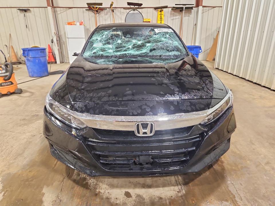 Продажа на аукционе авто 2018 Honda Accord, vin: 1HGCV1F3XJA148613, номер лота: 64017746
