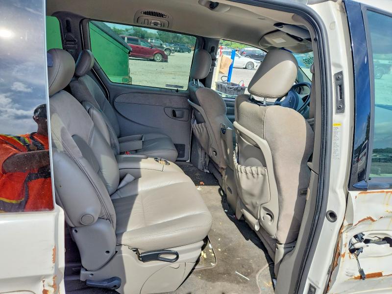 Продаж на аукціоні авто 2001 Chrysler Town & Country, vin: 2C8GT64L71R142512, номер лоту: 65160166