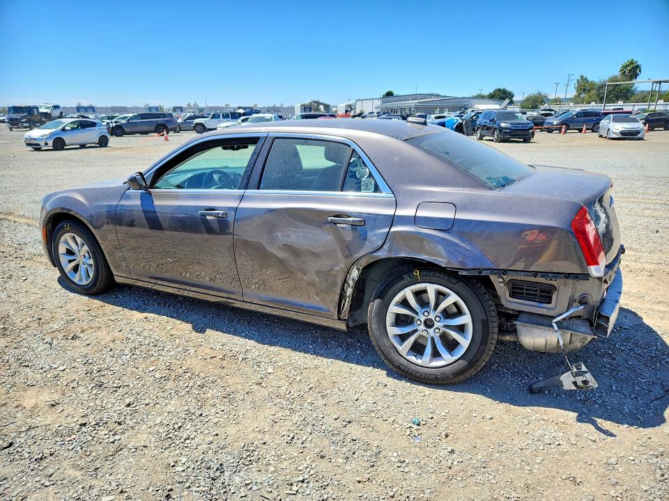 65482516 :رقم المزاد ، 2C3CCAAGXFH802747 vin ، 2015 Chrysler 300 مزاد بيع