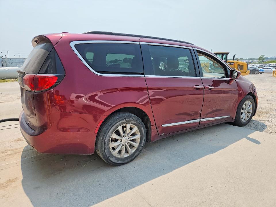 63692966 :رقم المزاد ، 2C4RC1BG1HR720245 vin ، 2017 Chrysler Pacifica مزاد بيع
