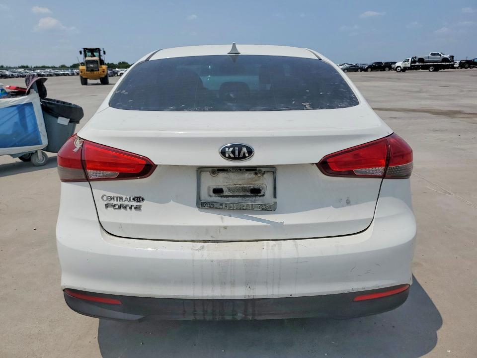 2017 Kia Forte მანქანა იყიდება აუქციონზე, vin: 3KPFK4A76HE070502, აუქციონის ნომერი: 63054576