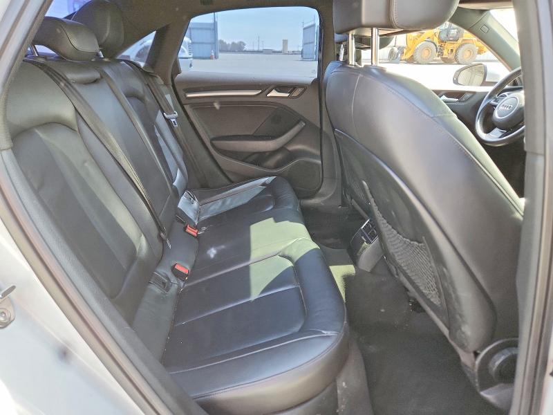 65604186 :رقم المزاد ، WAUBFGFF5F1090385 vin ، 2015 Audi A3 مزاد بيع