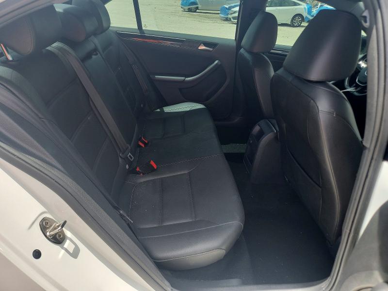 64802896 :رقم المزاد ، 3VWD17AJ1JM228762 vin ، 2018 Volkswagen Jetta مزاد بيع