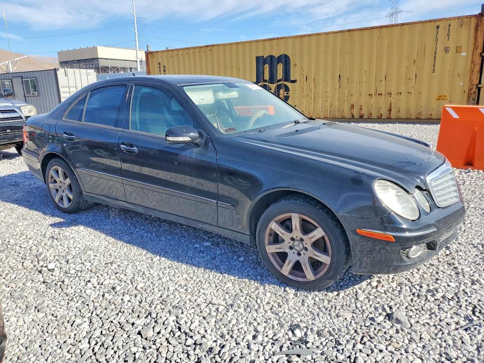 64970376 :رقم المزاد ، WDBUF56X97B055710 vin ، 2007 Mercedes-benz E مزاد بيع