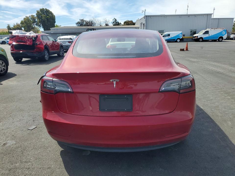 65738736 :رقم المزاد ، 5YJ3E1EA3JF022342 vin ، 2018 Tesla Model 3 مزاد بيع