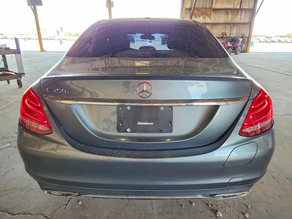64304856 :رقم المزاد ، 55SWF4HB0JU255609 vin ، 2018 Mercedes-benz C مزاد بيع
