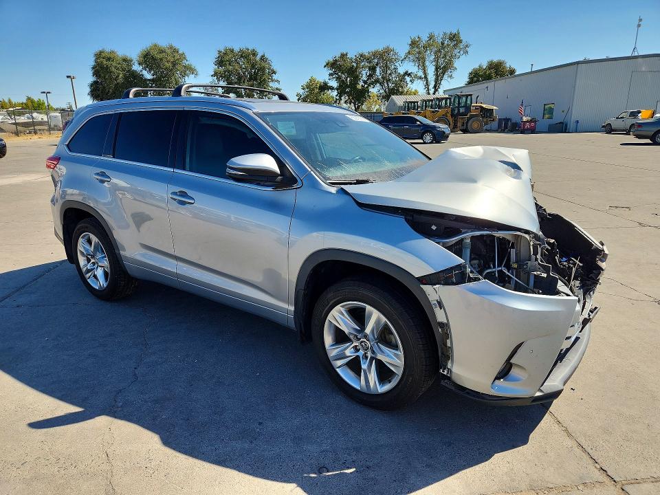 Продажа на аукционе авто 2018 Toyota Highlander, vin: 5TDDZRFH3JS828972, номер лота: 63910936