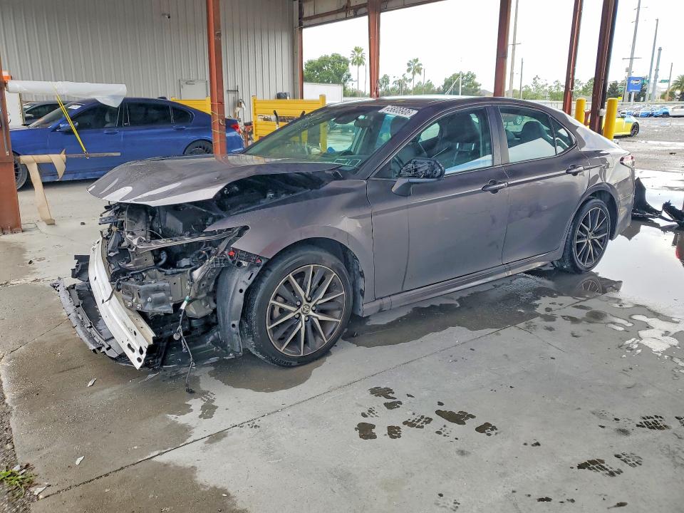 Auction sale of the 2021 Toyota Camry, vin: 4T1G11AK2MU405384, lot number: 65808906
