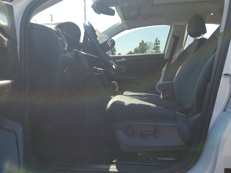 Продажа на аукционе авто 2025 Volkswagen Taos, vin: 3VV3C7B20SM037093, номер лота: 64146976