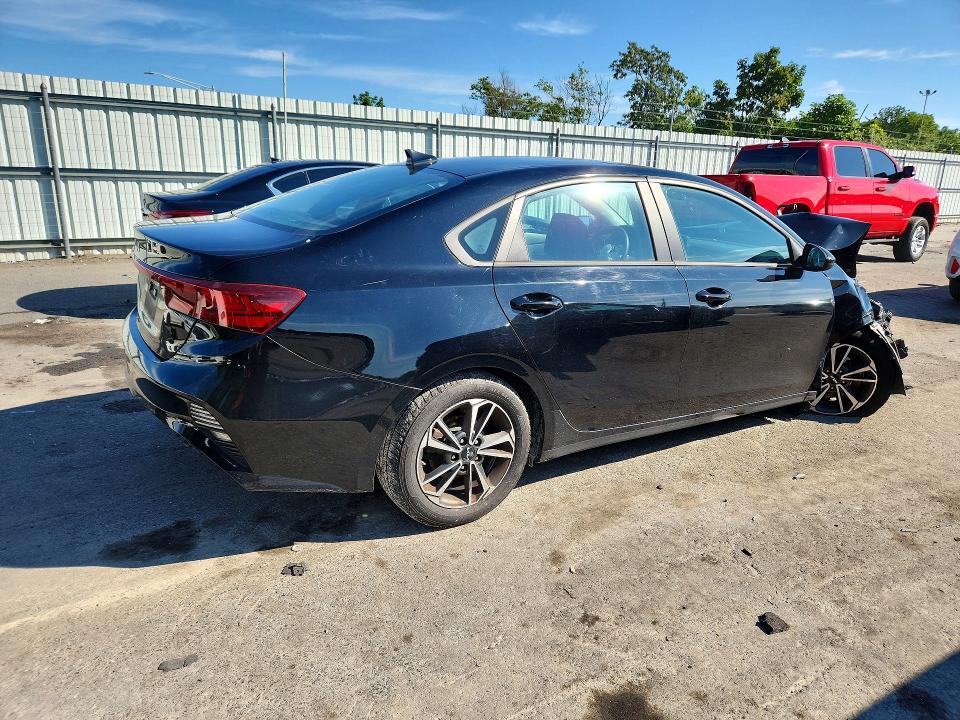 2022 Kia Forte მანქანა იყიდება აუქციონზე, vin: 3KPF24AD6NE503656, აუქციონის ნომერი: 63947446