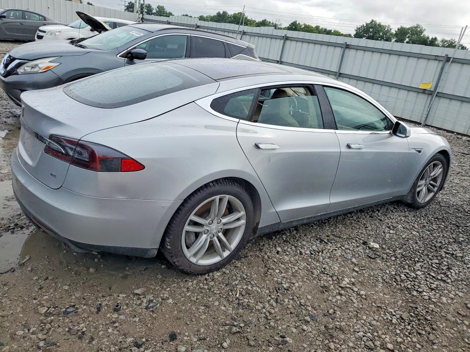 Продажа на аукционе авто 2013 Tesla Model S, vin: 5YJSA1CN0DFP22076, номер лота: 65039906