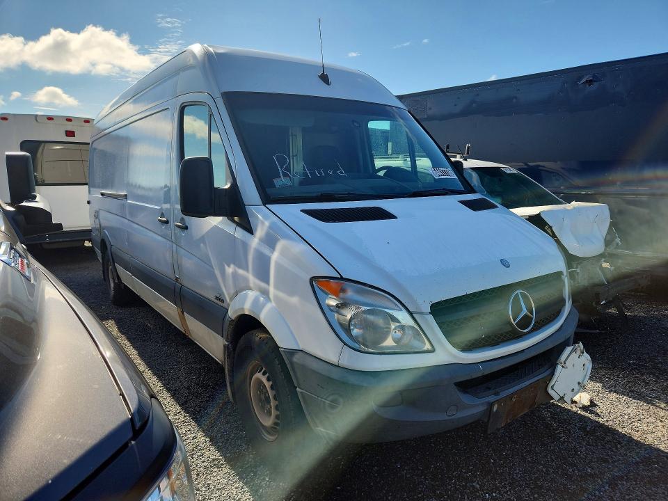 64417736 :رقم المزاد ، WD3PE8CB4B5572636 vin ، 2011 Mercedes-benz Sprinter مزاد بيع